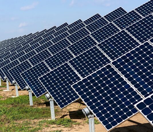 Чому сонячні батареї – це наше майбутнє?