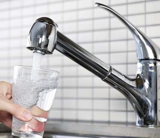 Питна чи не питна? Розберемося у якості води, що ллється з кранів чернівчан