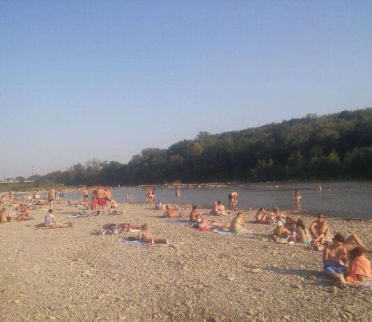 Курортна Буковина: пляжі з чистою і забрудненою водою