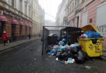 Сміттєва проблема Чернівців: підвищені тарифи та переповнені баки