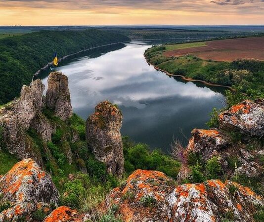 Шишкові горби з Буковини потрапили у ТОП-10 фотоконкурсу “Вікі любить Землю”