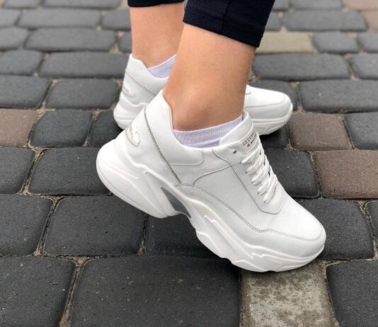 Жіночі кросівки: стиль та динаміка молодіжного стилю. Де придбати у Чернівцях?