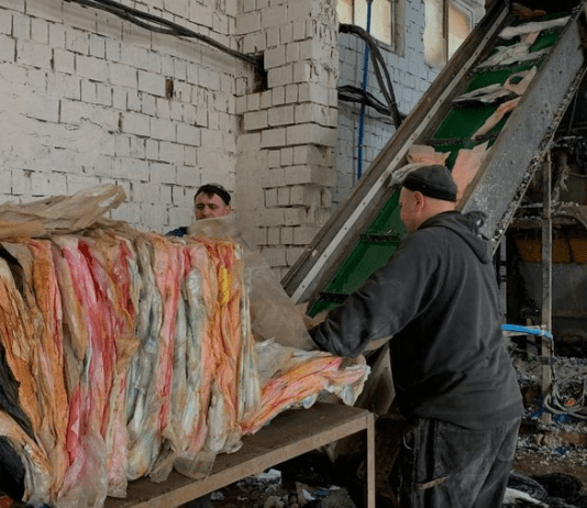 Як харківське підприємство переробляє сміття у Чернівцях