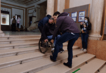 Як облаштовані чернівецькі вбиральня для маломобільних груп населення?