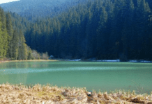 Яким є буковинське озеро Гірське око