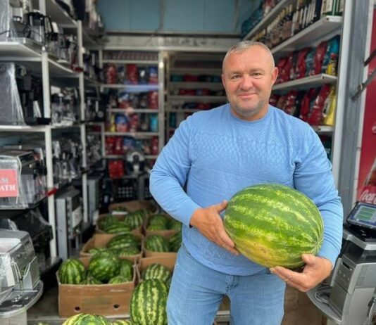 Деятельность буковинца, который выращивает более ста тонн арбузов за сезон